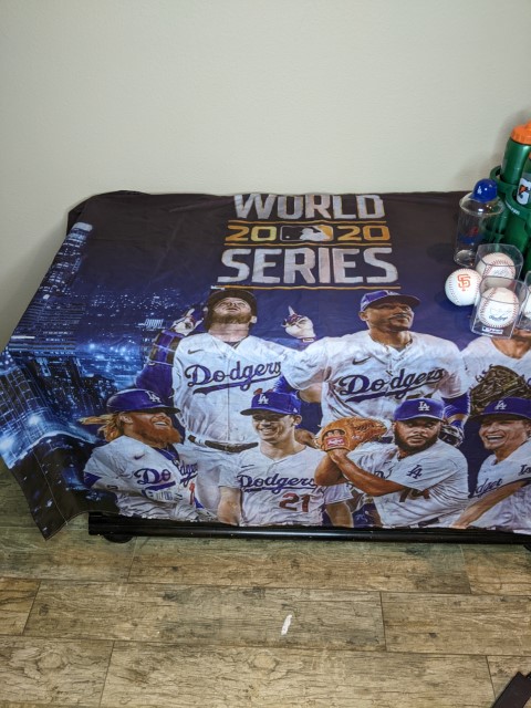 Lot # 126 – Sports Lot: Dodgers banner, Signed baseballs, and more! - Image 6