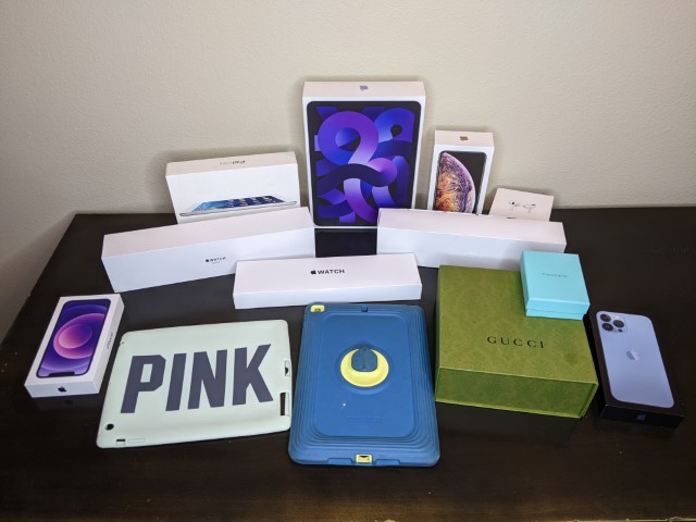 Lot # 127 – Lot of EMPTY boxes.  Apple, Gucci, Tiffany, Otter box case and iPad cover