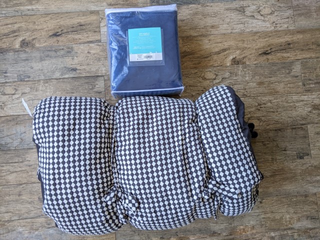 Lot # 128 – Kids 6lb Weighted blanket & / Jungalow Woven Chaise Lounge Pillow New! - Image 6