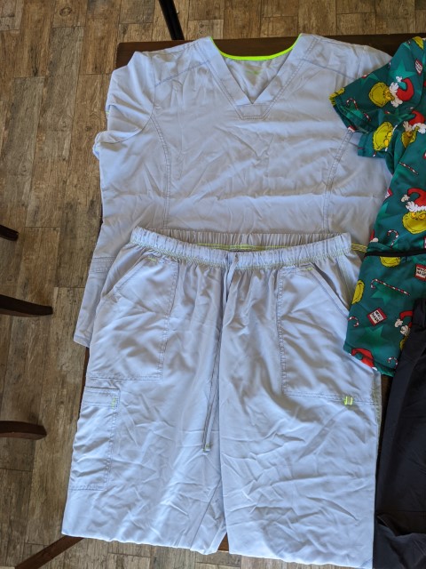 Lot # 131 – Lot of Women Scrubs: Blue size xl scrubstar, light blue size xl scrubstar, and Dr. Seuss size 2xl - Image 3