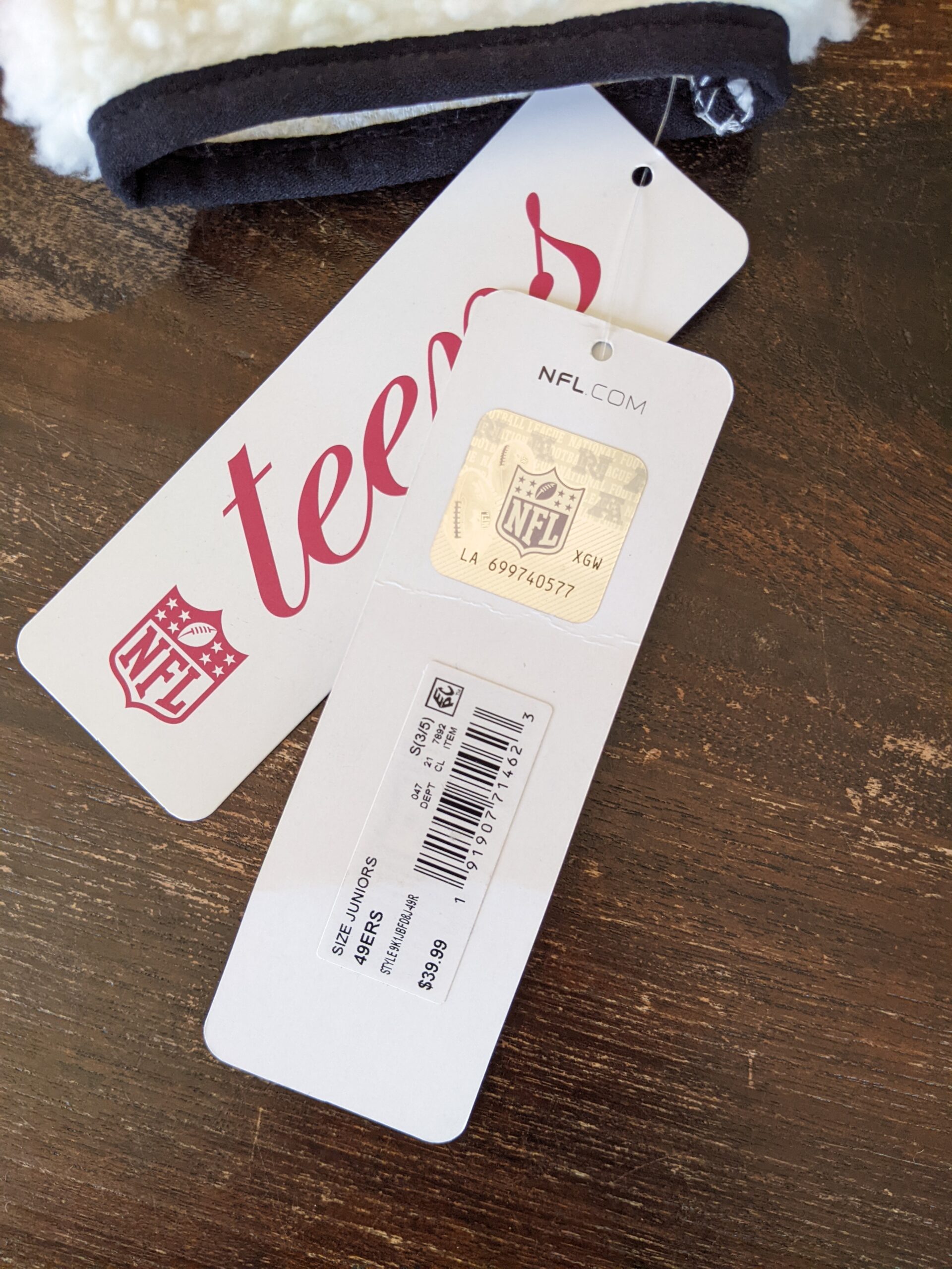 Lot # 134 – Womens Vest and Jacket San Fransico 49ers! (Size Small) NWT!! - Image 4