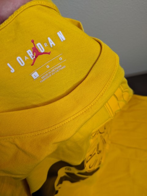 Lot # 139 – Michael Jordan Clothes Lot (6 Pieces) - Image 8