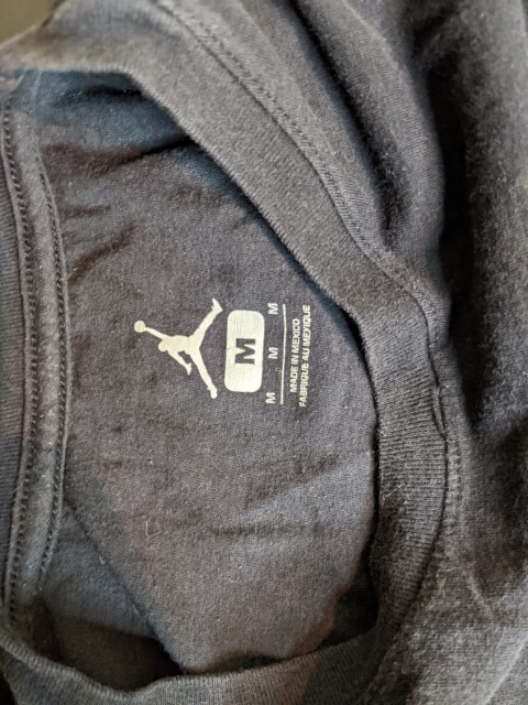 Lot # 139 – Michael Jordan Clothes Lot (6 Pieces) - Image 10