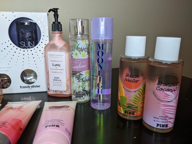 Lot # 142 – Perfume lot: Victoria Secret, Pink, Bath and Body, Miss Dior, Sun Java, Ariana Grande and more! (Some new and most barley used.) - Image 3