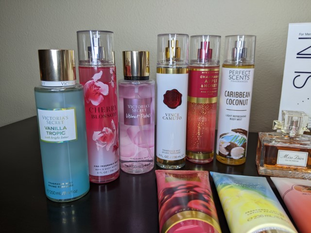 Lot # 142 – Perfume lot: Victoria Secret, Pink, Bath and Body, Miss Dior, Sun Java, Ariana Grande and more! (Some new and most barley used.) - Image 5