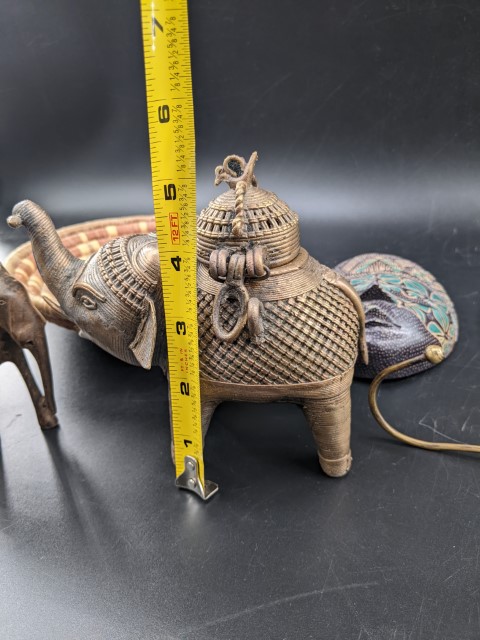 Lot # 146 – Vintage elephant brazier, beautiful handcrafted wooden mask, brass box, copper pot and more!! (8 pieces) - Image 11