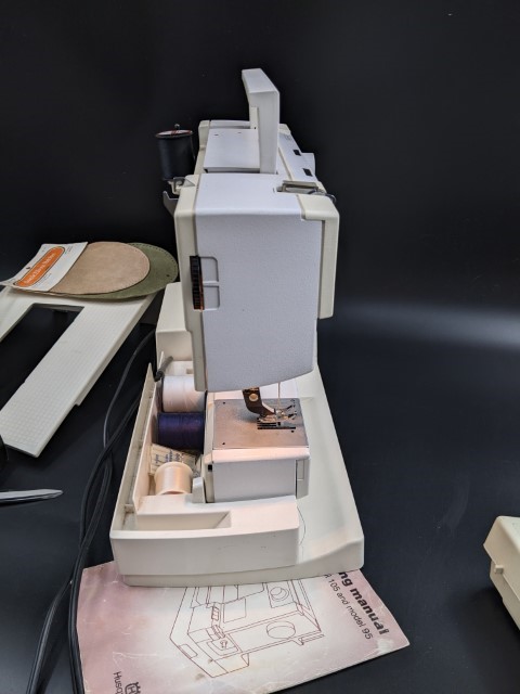 Lot # 151 – Vintage Viking Husqvarna Classica 105 Sewing Machine with accessories! - Image 8